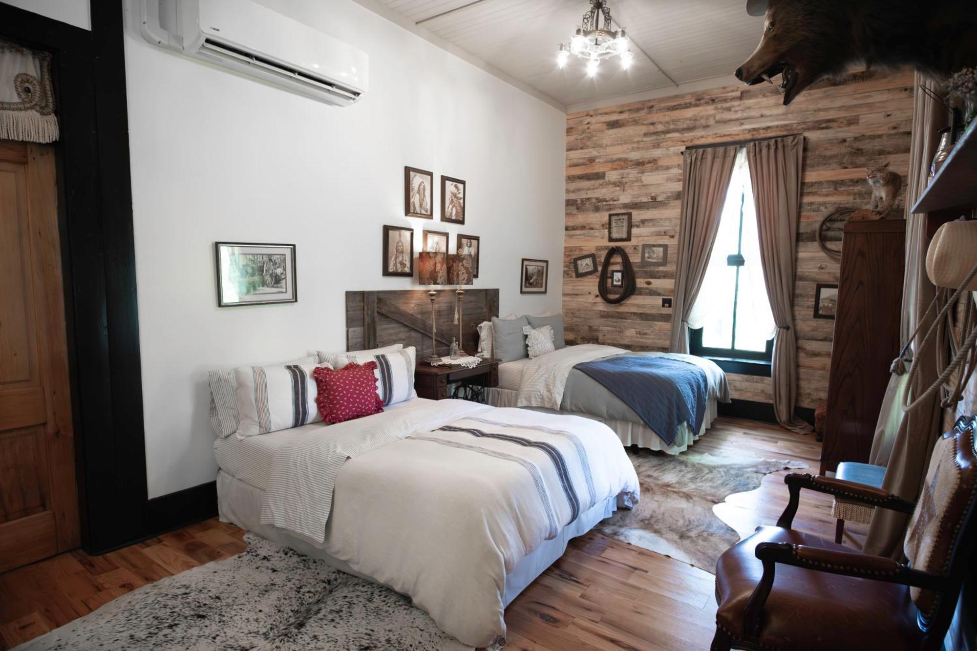 Beard And Lady Inn Chester Экстерьер фото