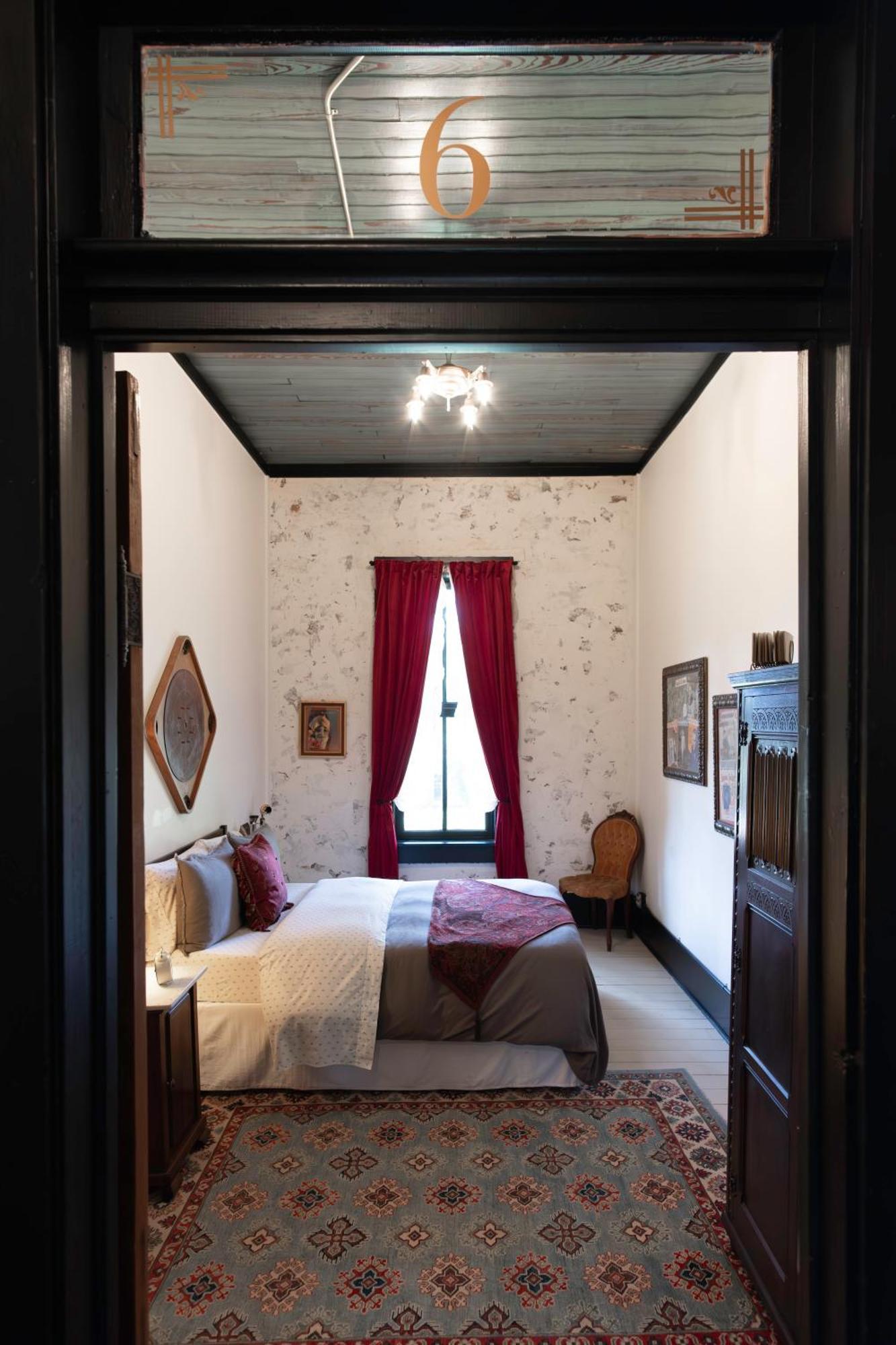 Beard And Lady Inn Chester Экстерьер фото